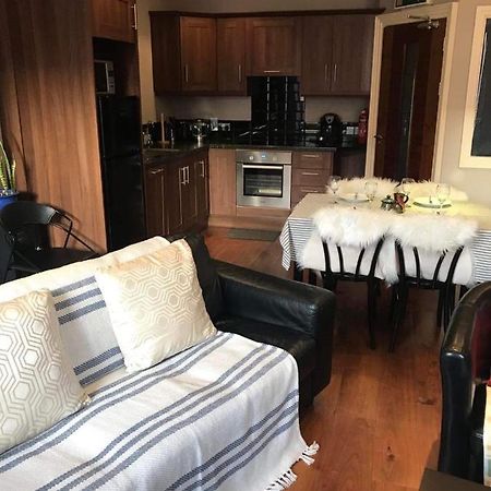 Centre Of Dingle Town - Luxury Holiday Apartment Eksteriør billede