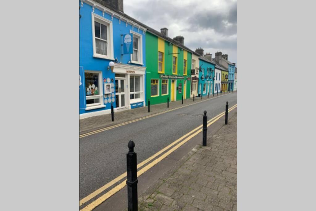 Centre Of Dingle Town - Luxury Holiday Apartment Eksteriør billede
